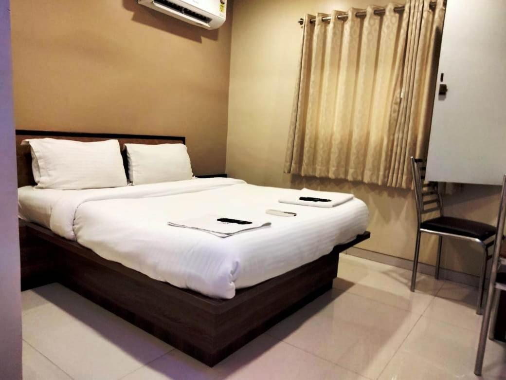 Sun Inn Residency Kalyan Bagian luar foto